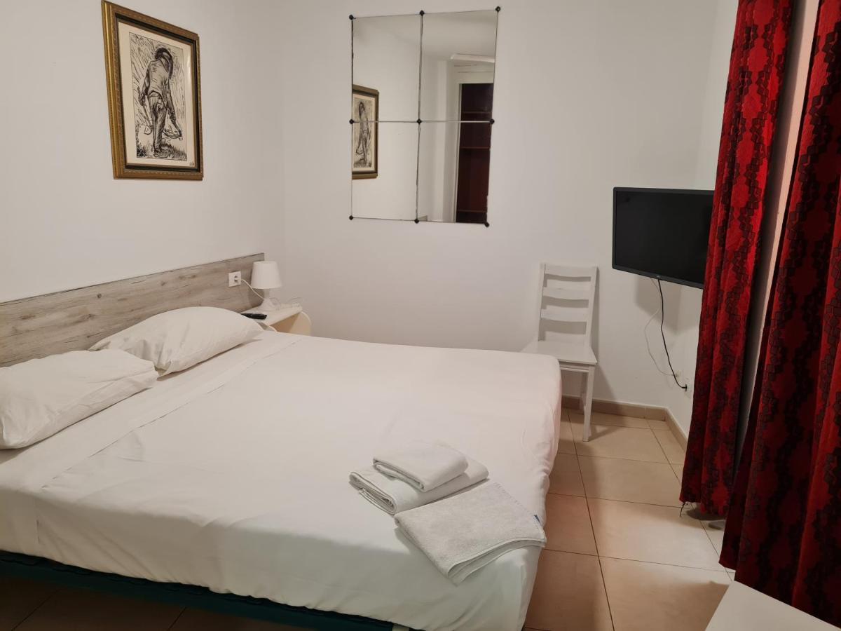 Habitaciones Nathaly Armenime Esterno foto